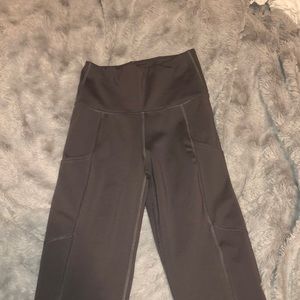These are grey size xs American eagle leggings